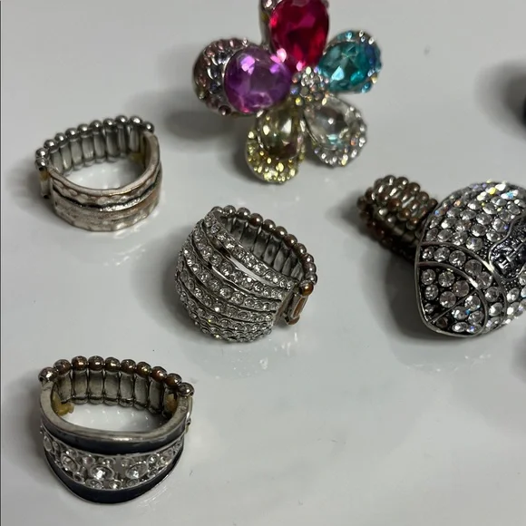 Bundle Silvertone Stretchy Crystal Rings - Picture 2 of 8